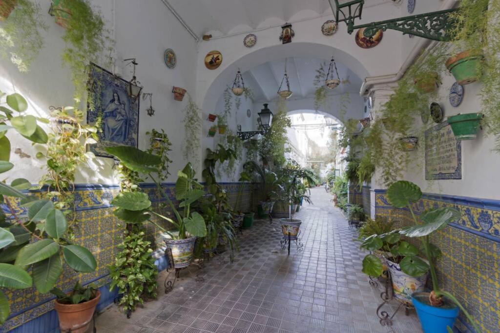 Castilla Triana Courtyard By Valcambre Севилья Экстерьер фото