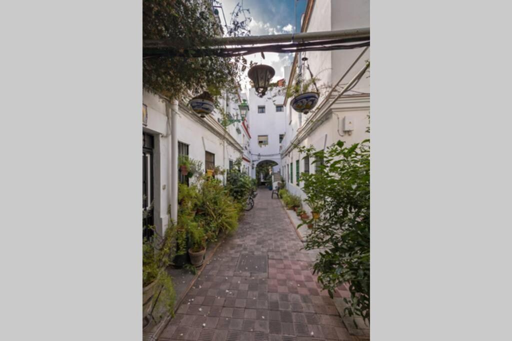 Castilla Triana Courtyard By Valcambre Севилья Экстерьер фото
